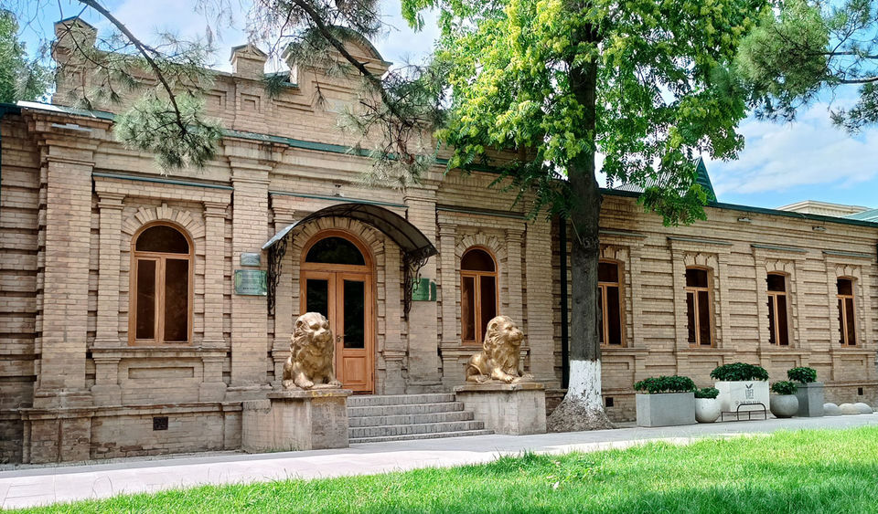 Institutda oliy ta'limdan keyingi ta'lim bo'yicha qabul boshlandi